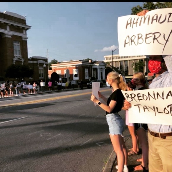 | Honeysuckle Emporium’s Posher | - Picture 5 of 11